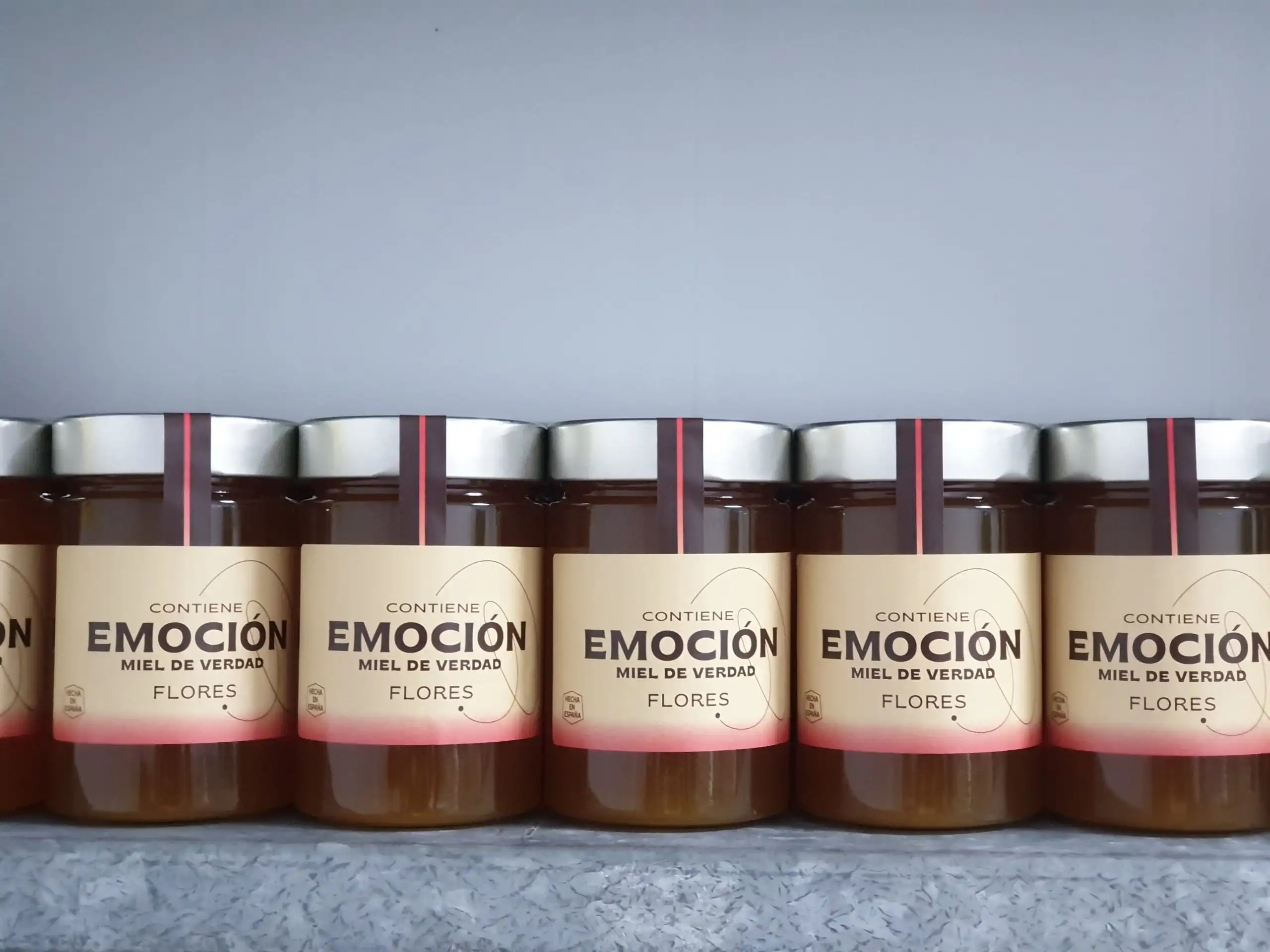 Miel Cruda de Flores: Propiedades, Beneficios y Usos Saludables